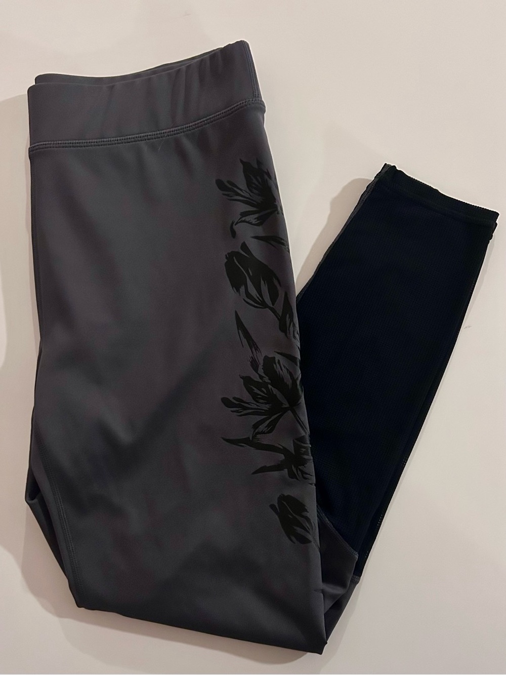 Fabletics Gray Black Floral 7/8 Leggings with Mesh